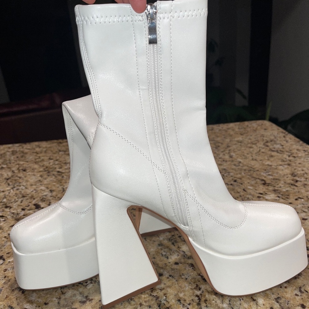 White Platform Block Heel Boots – Retro 70s Mod Go-Go Style 7.5